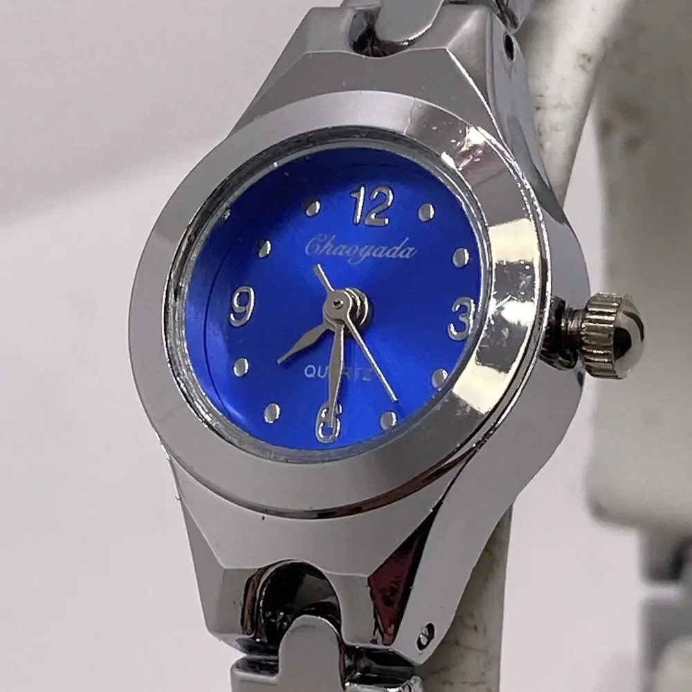 Silver Womens Silver Fashion Quartz Watch Works New Battery Blue Dial
